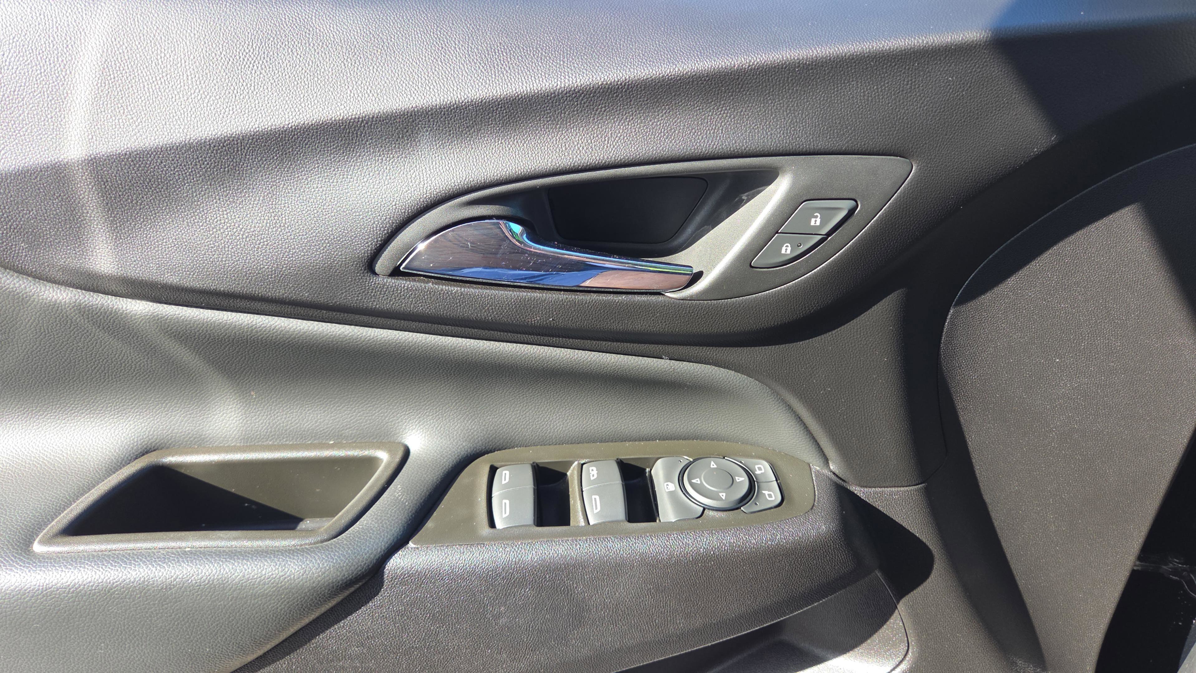 Used 2024 Chevrolet Equinox LT image 37