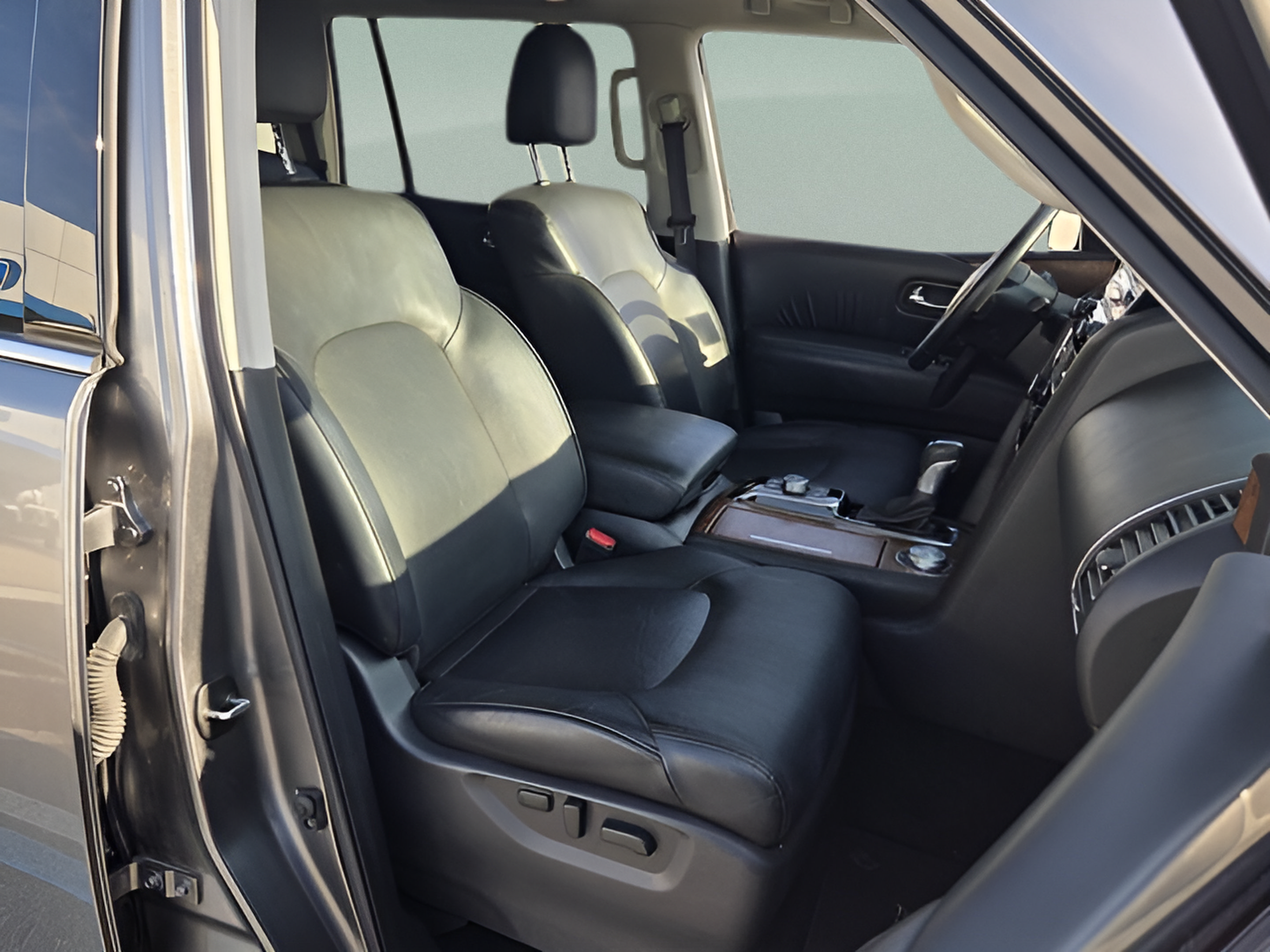 Used 2024 Nissan Armada SL w/ Captain's Chairs Package AWD/4WD image 15