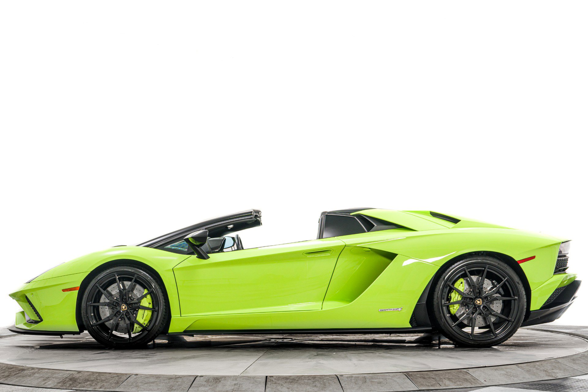 Used 2019 Lamborghini Aventador S image 6