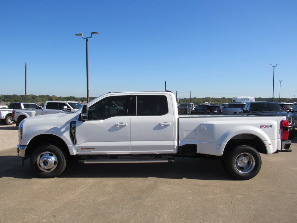 New 2027 Ford F350 Lariat AWD/4WD image 3