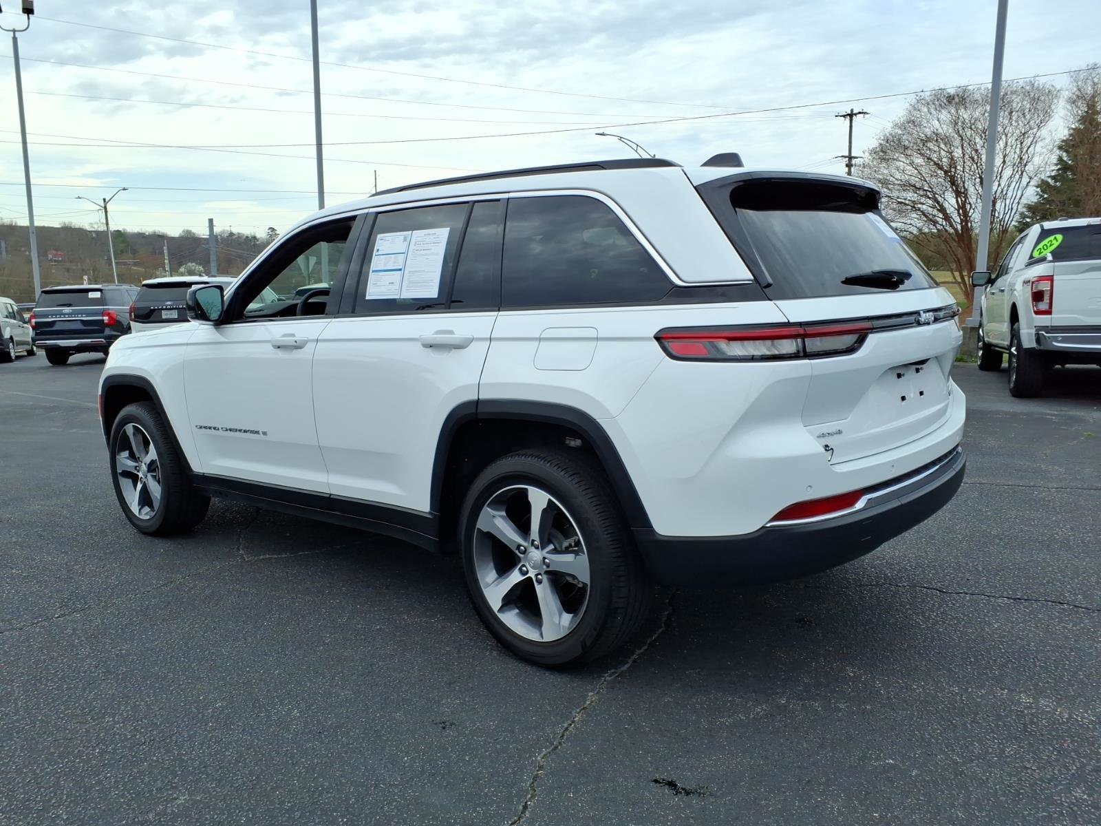 Used 2024 Jeep Grand Cherokee Limited w/ Trailer Tow Package image 6