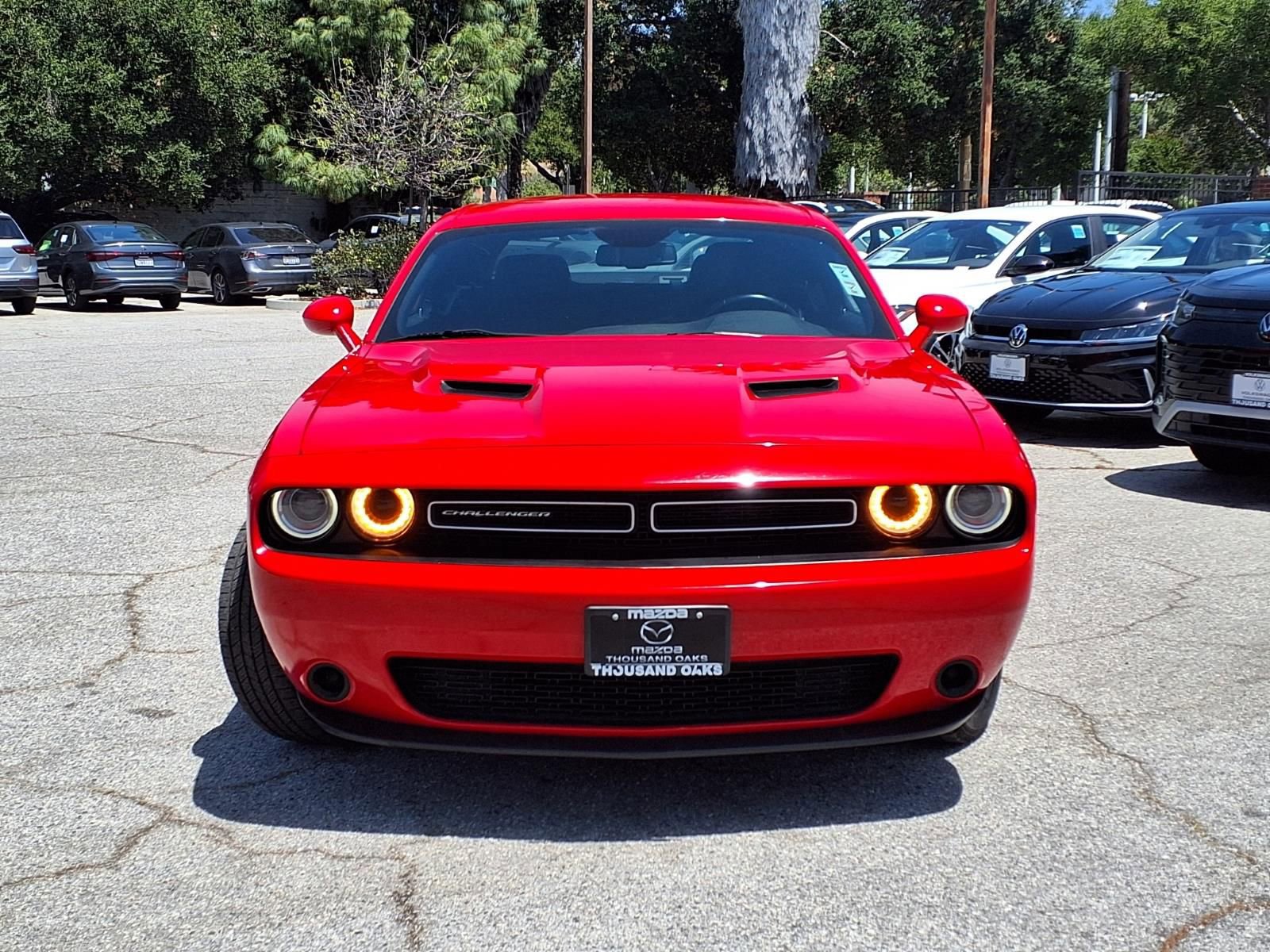 Used 2022 Dodge Challenger SXT RWD image 2