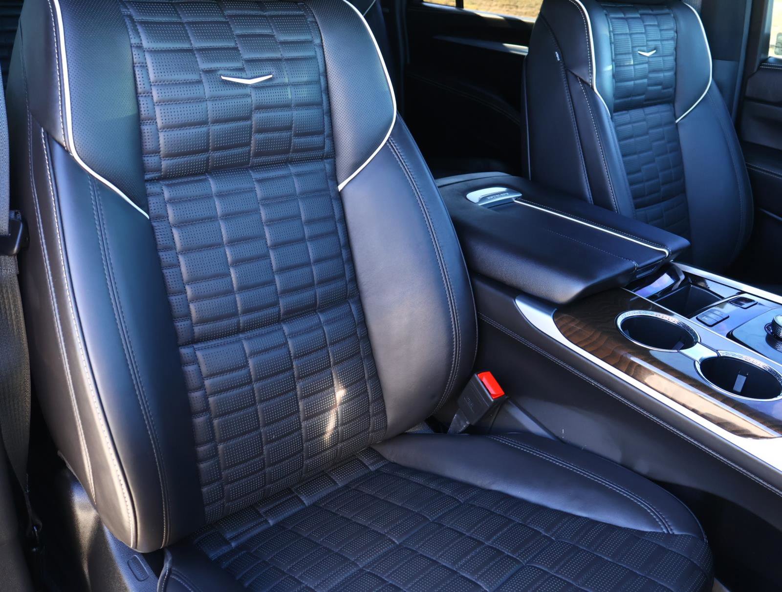 Used 2025 Cadillac Escalade ESV Sport Platinum w/ LPO, Floor Liner Package image 25