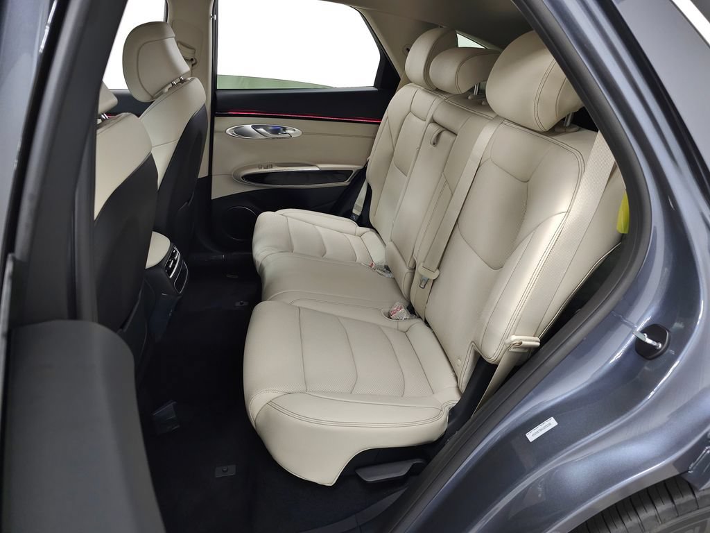 New 2027 Genesis GV70 2.5T AWD/4WD image 26