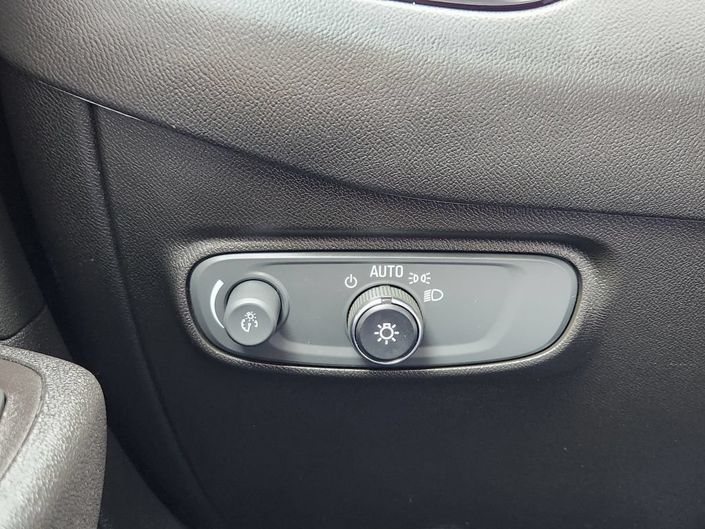 Used 2022 Chevrolet Equinox LT FWD image 13
