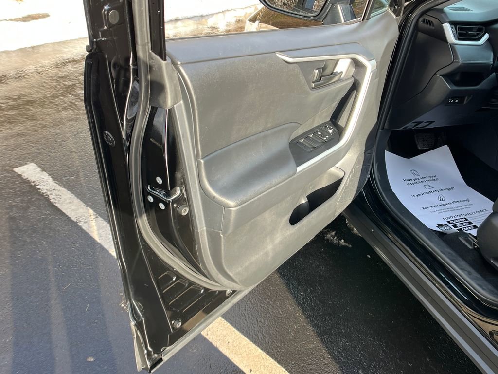 Used 2024 Toyota RAV4 LE image 11