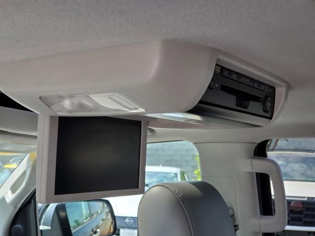 Used 2010 Toyota Tundra Limited AWD/4WD image 12