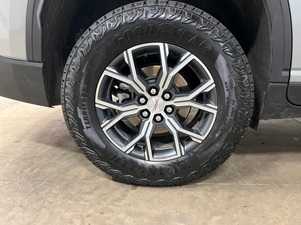 Certified 2025 GMC Acadia AT4 image 10