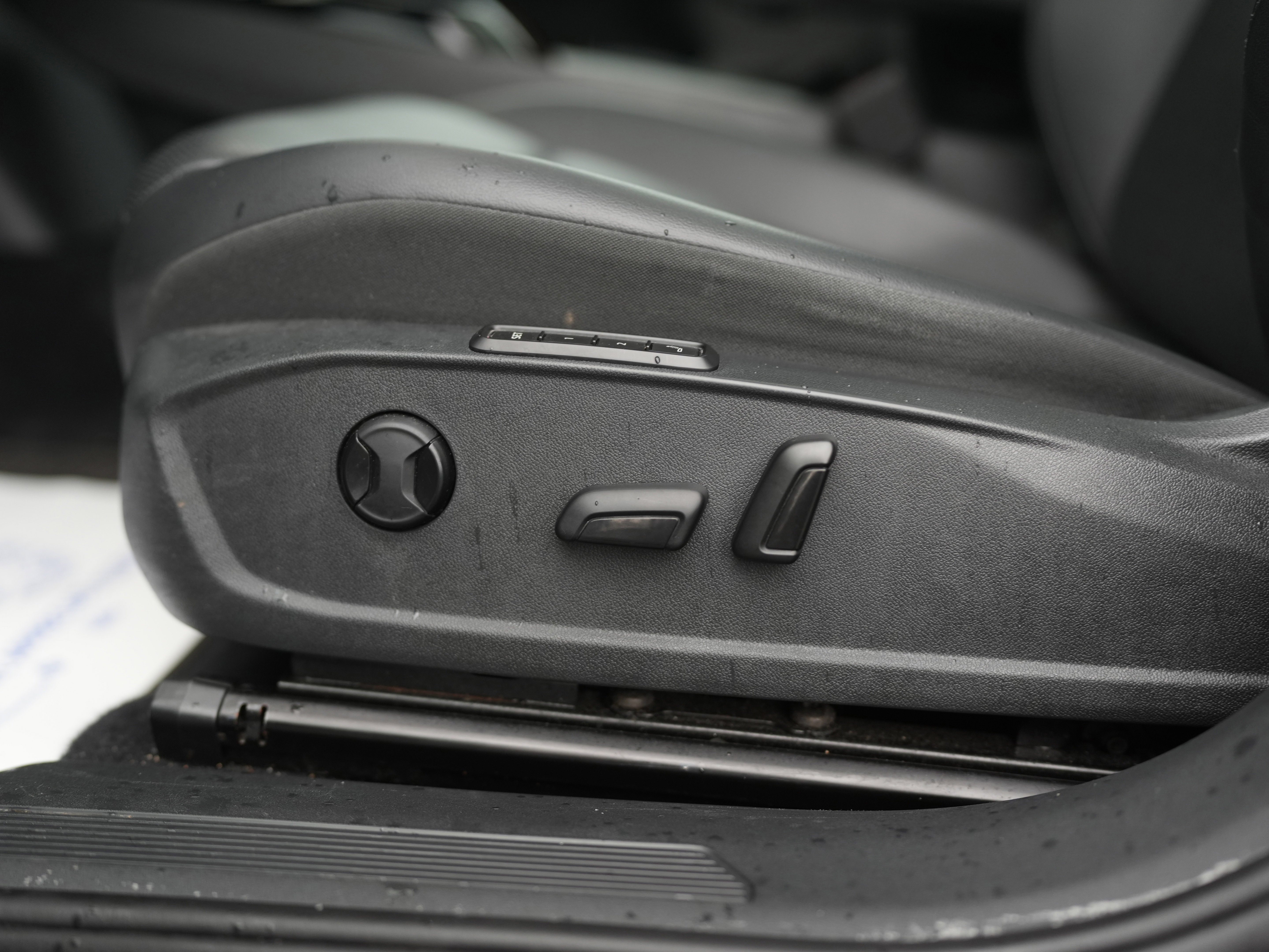 Used 2022 Volkswagen ID.4 Pro S w/ Gradient Package image 30