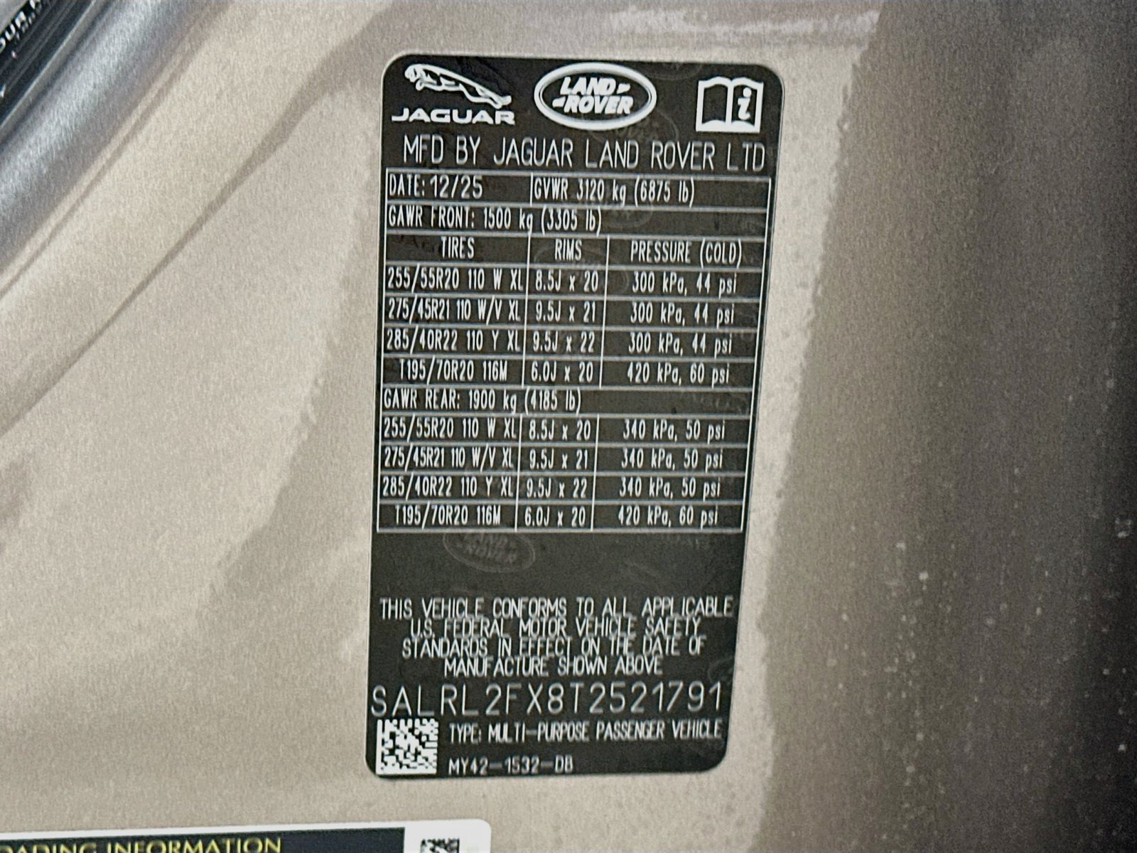 Used 2026 Land Rover Discovery Dynamic SE AWD/4WD image 49
