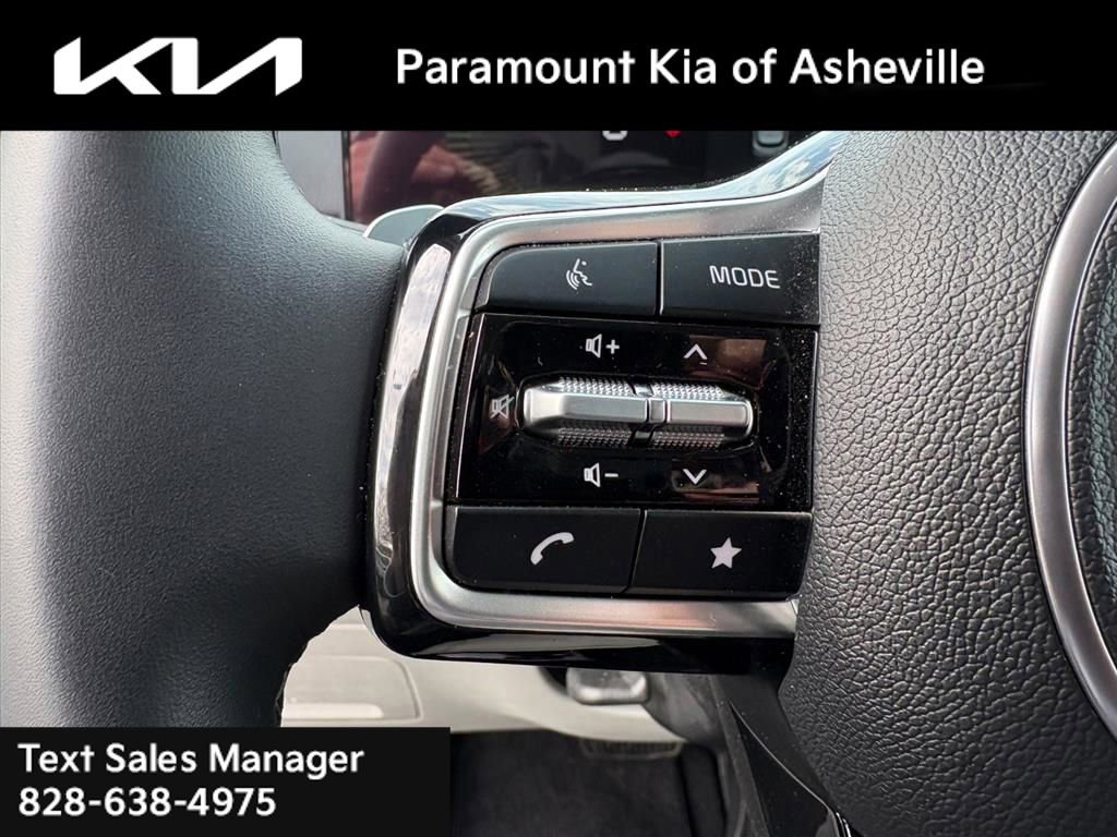 Certified 2025 Kia Sorento EX image 13