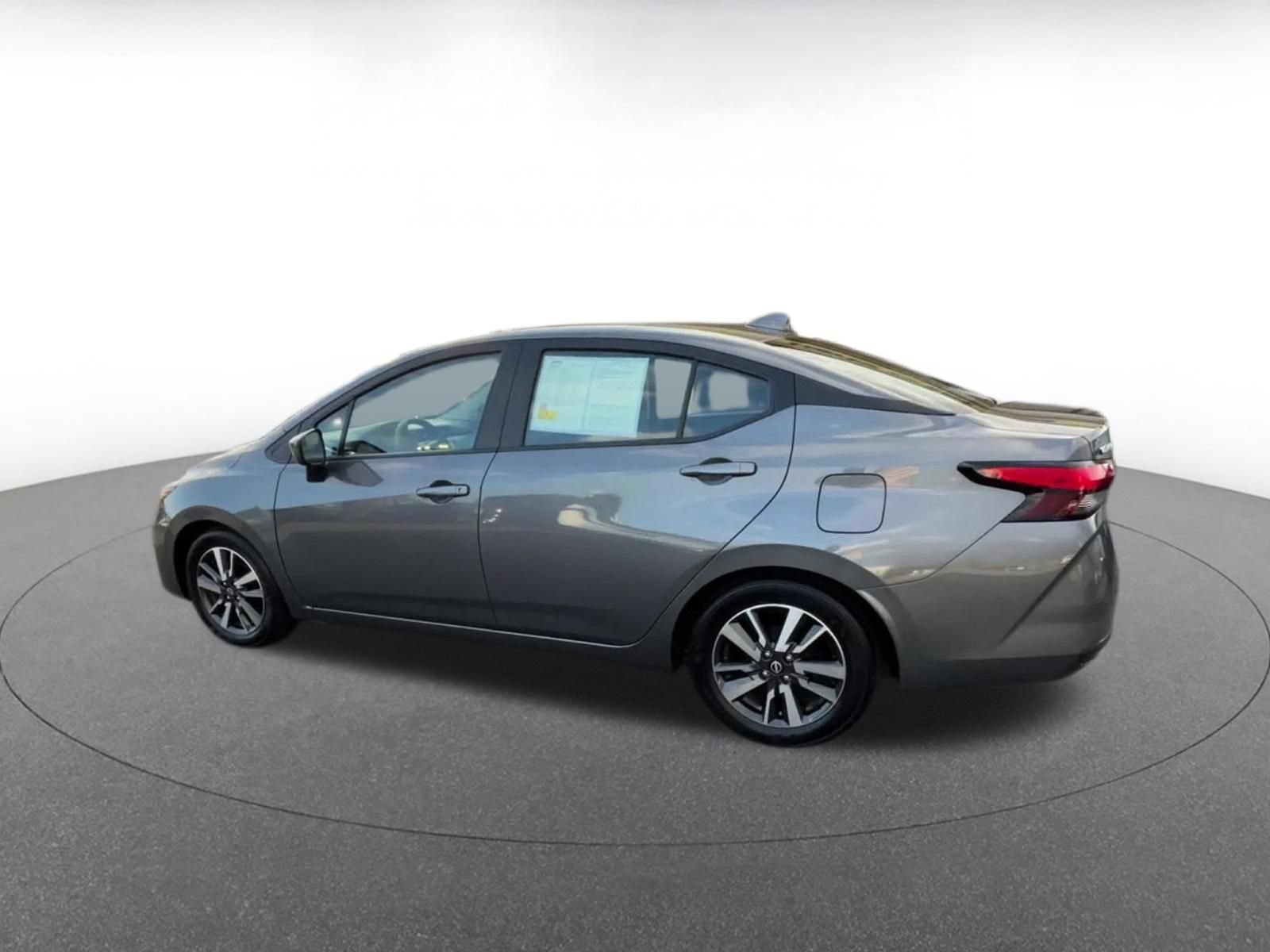 Used 2025 Nissan Versa SV FWD image 9