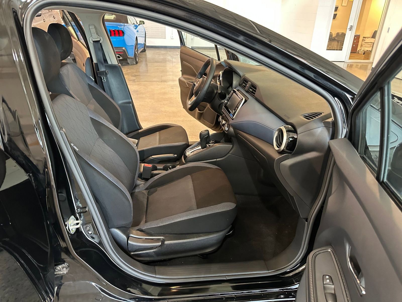 Used 2025 Nissan Versa SV image 35