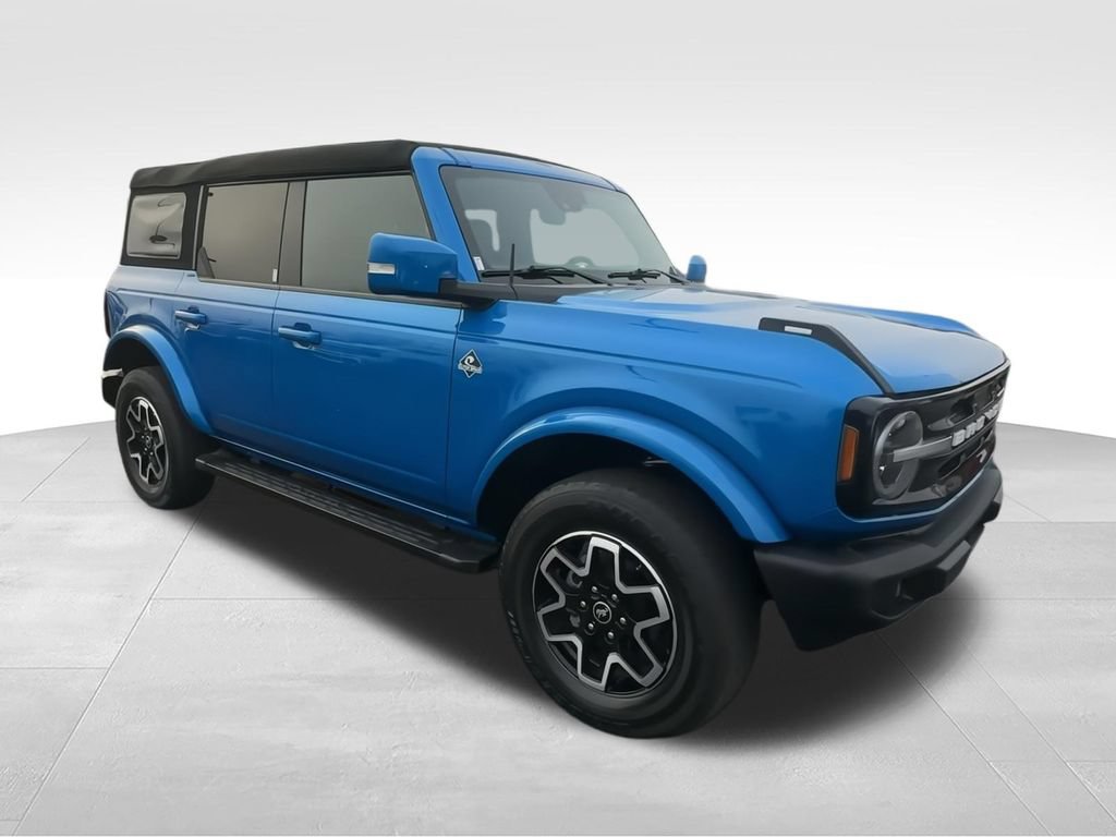 Used 2023 Ford Bronco Outer Banks AWD/4WD image 2