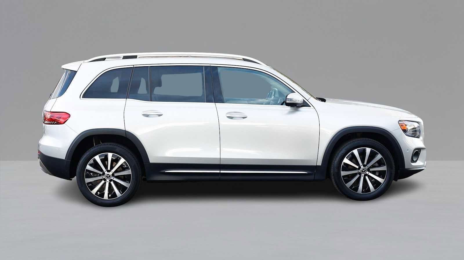 Certified 2023 Mercedes-Benz GLB 250 4MATIC image 4