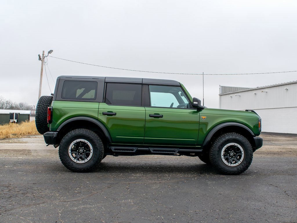 Used 2023 Ford Bronco Badlands image 3