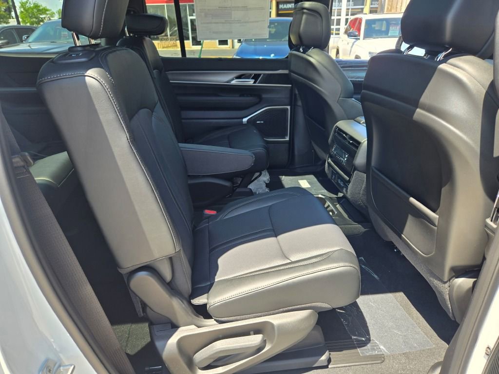 New 2025 Jeep Wagoneer Series II w/ Convenience Group I image 9