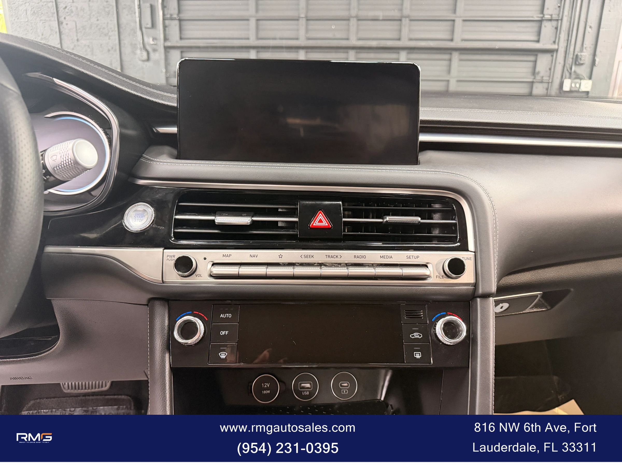 Used 2025 Genesis G70 2.5T RWD image 19