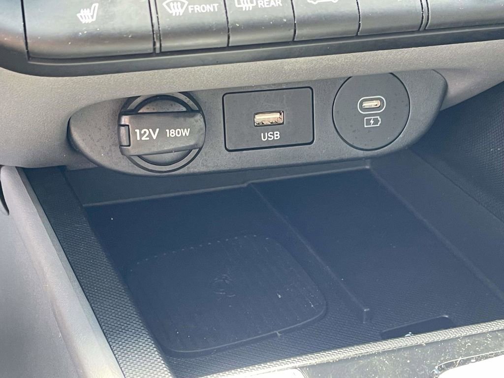 Certified 2025 Hyundai Elantra SEL FWD image 19
