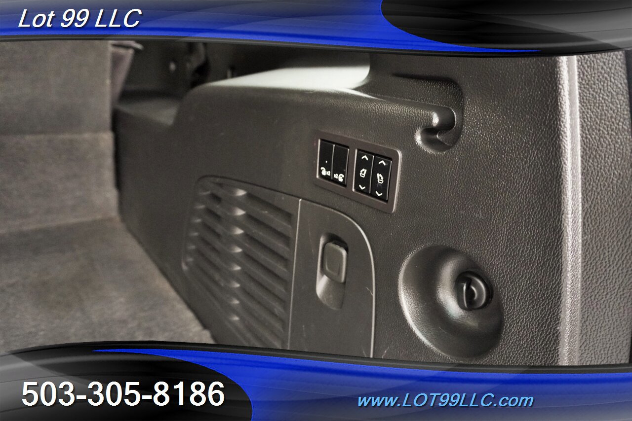 Used 2017 Chevrolet Suburban Premier RWD image 25