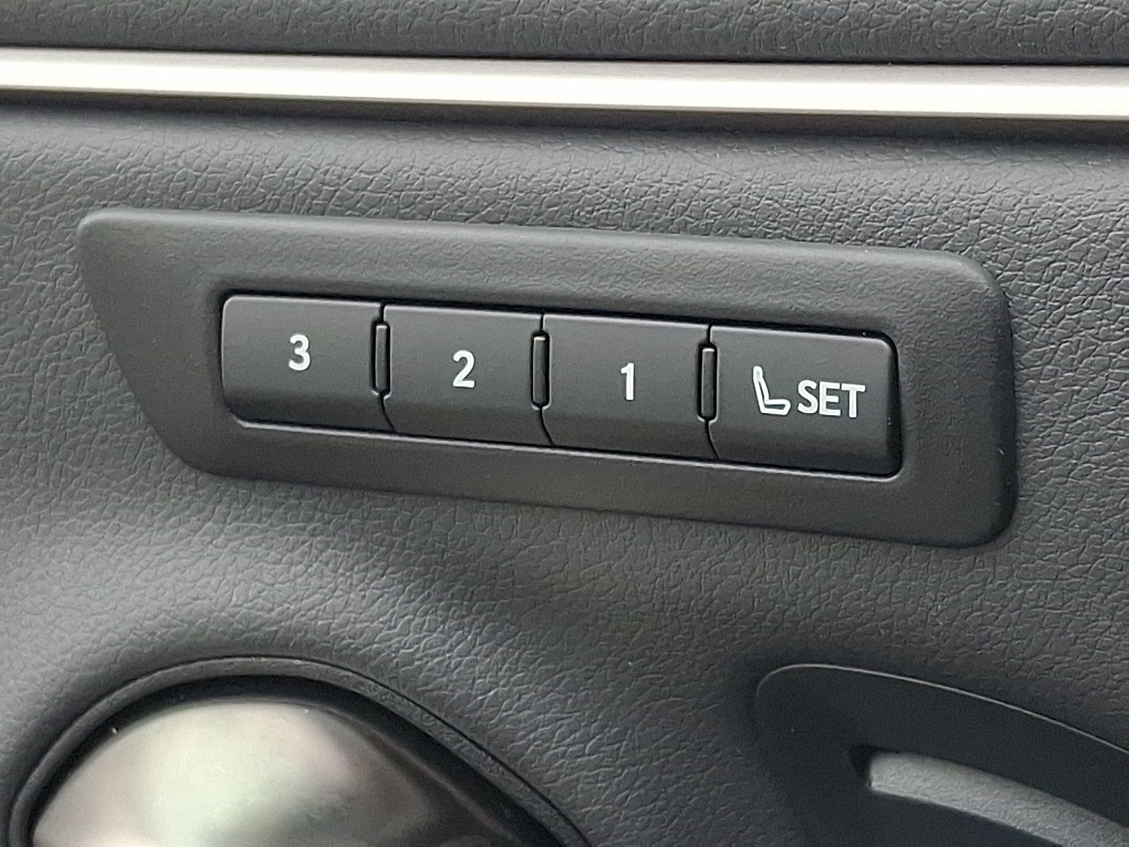 Certified 2024 Lexus ES 350 w/ Premium Package FWD image 26