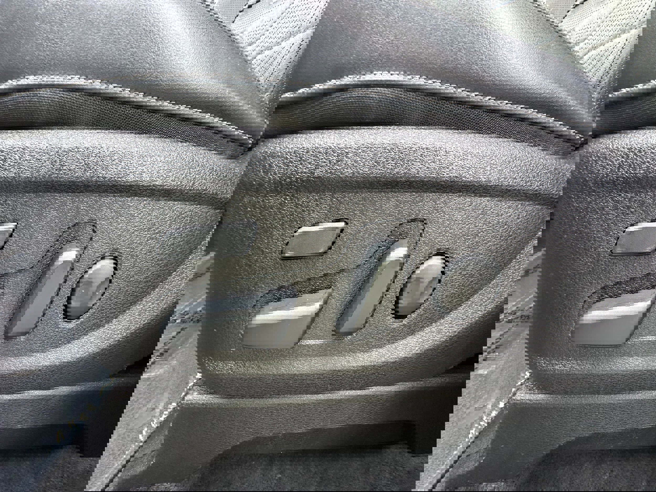 Used 2022 Kia Telluride SX w/ SX Prestige Package image 38