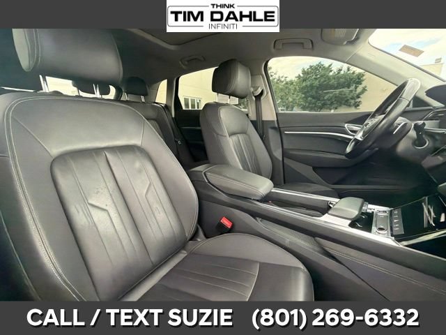 Used 2021 Audi e-tron Premium w/ Convenience Plus Package AWD/4WD image 17