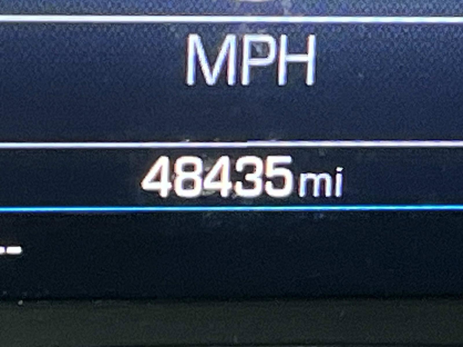 Used 2023 GMC Acadia SLE image 43