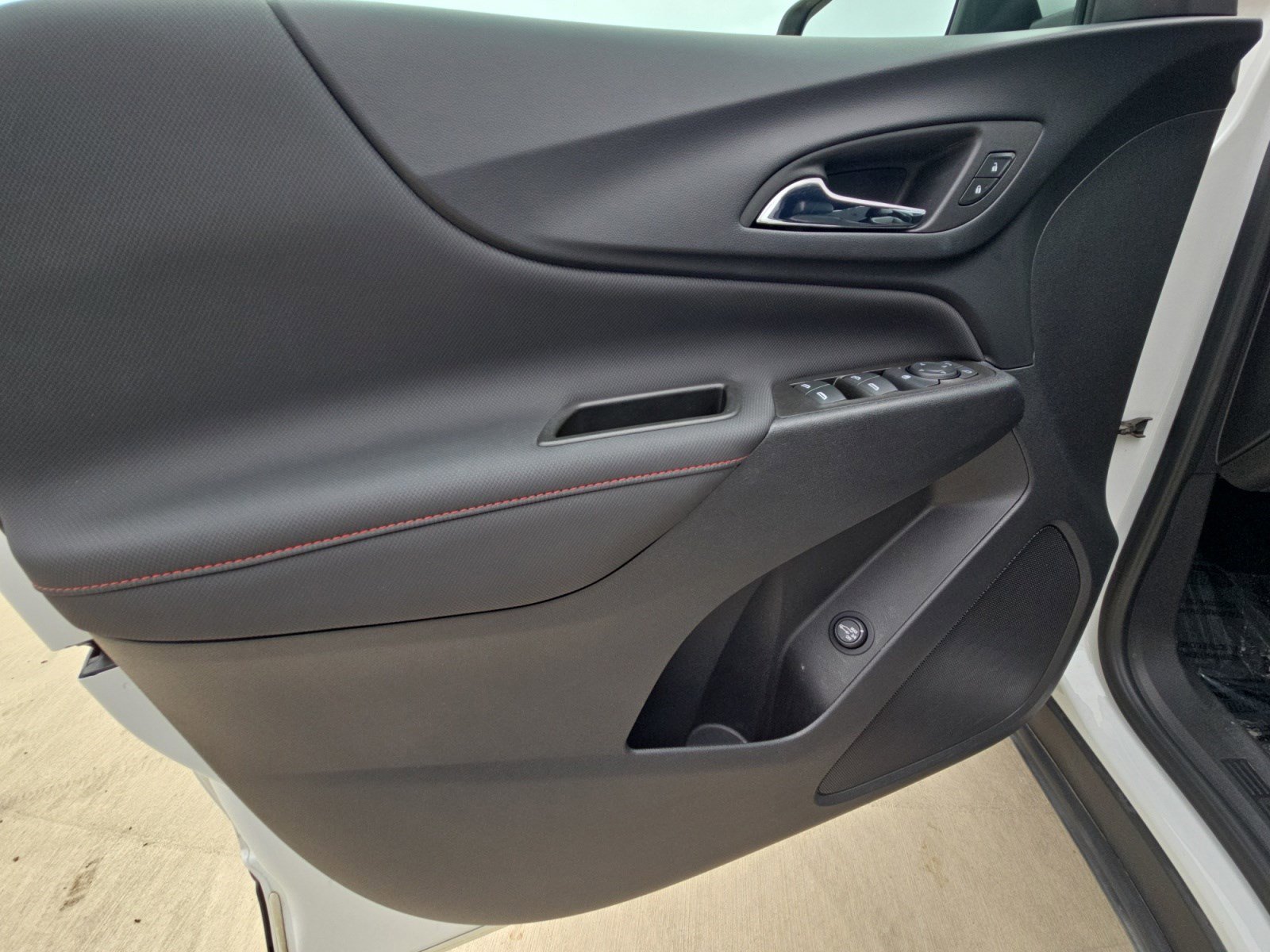 Used 2023 Chevrolet Equinox RS image 16