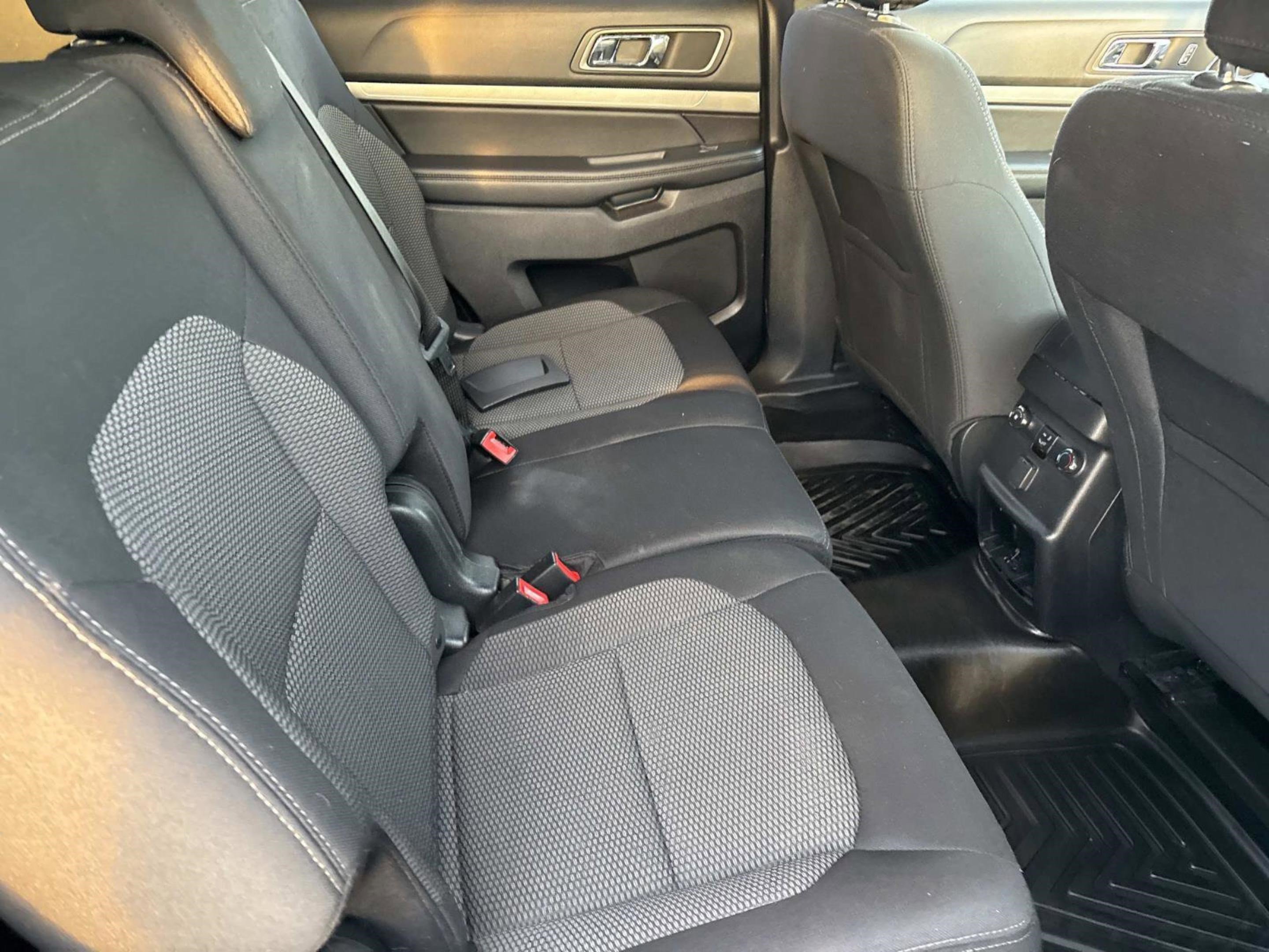 Used 2019 Ford Explorer XLT w/ Class III Trailer Tow Package image 21