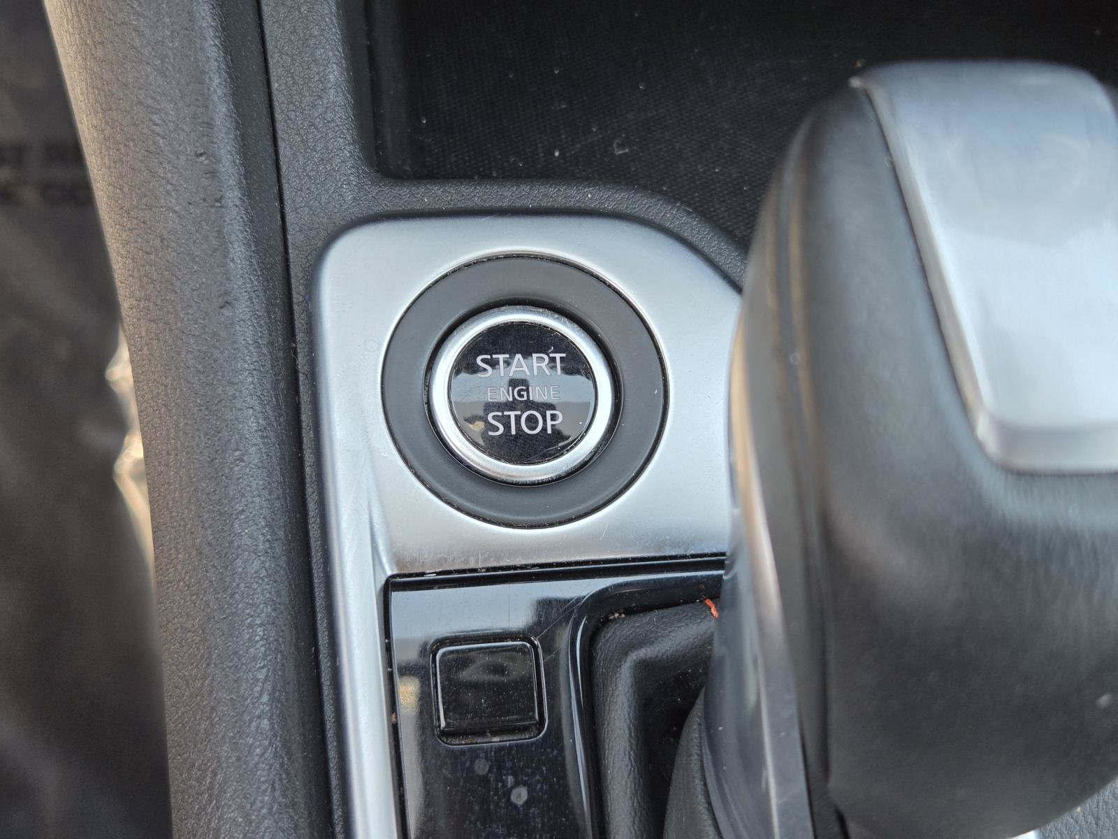 Used 2025 Nissan Sentra SR FWD image 15