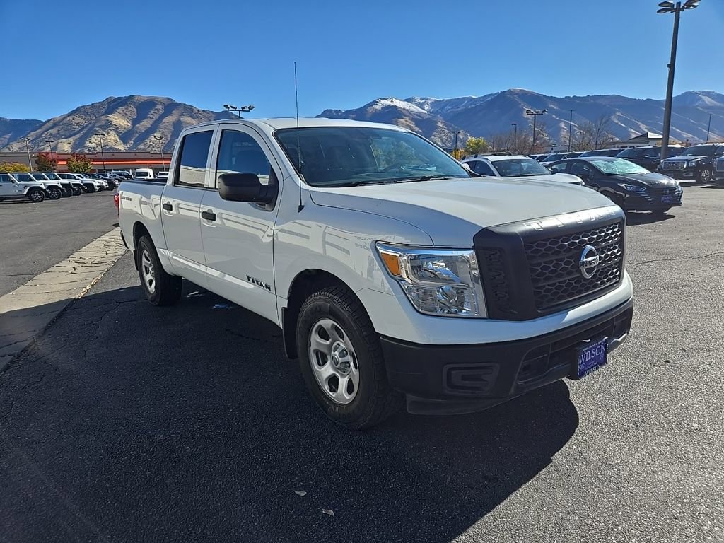 Used 2017 Nissan Titan S image 3