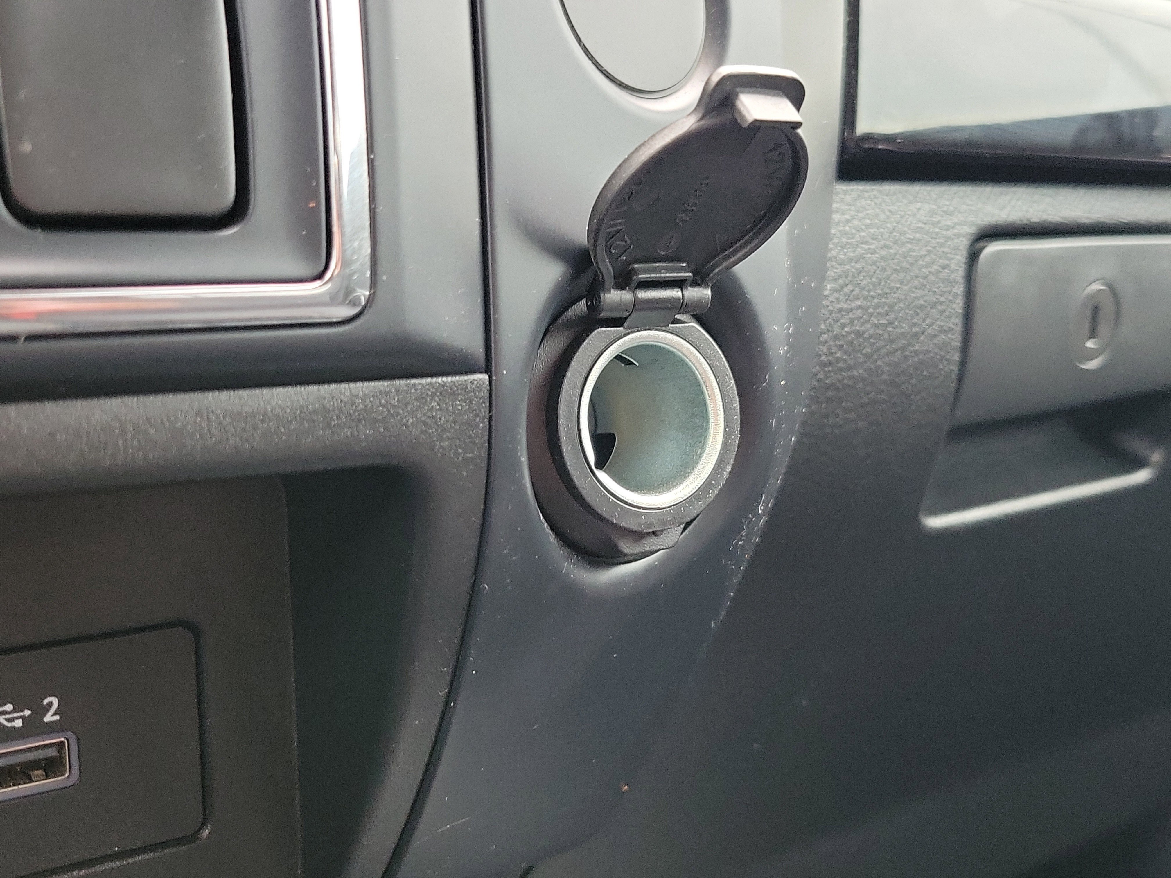 Used 2023 Nissan Titan SV w/ Accessory Utility Package image 32