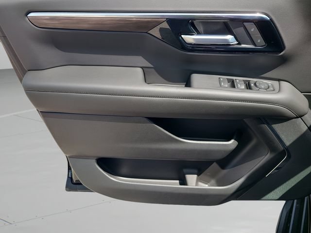 New 2026 Chevrolet Suburban LS w/ LPO, Dark Essentials Package RWD image 19