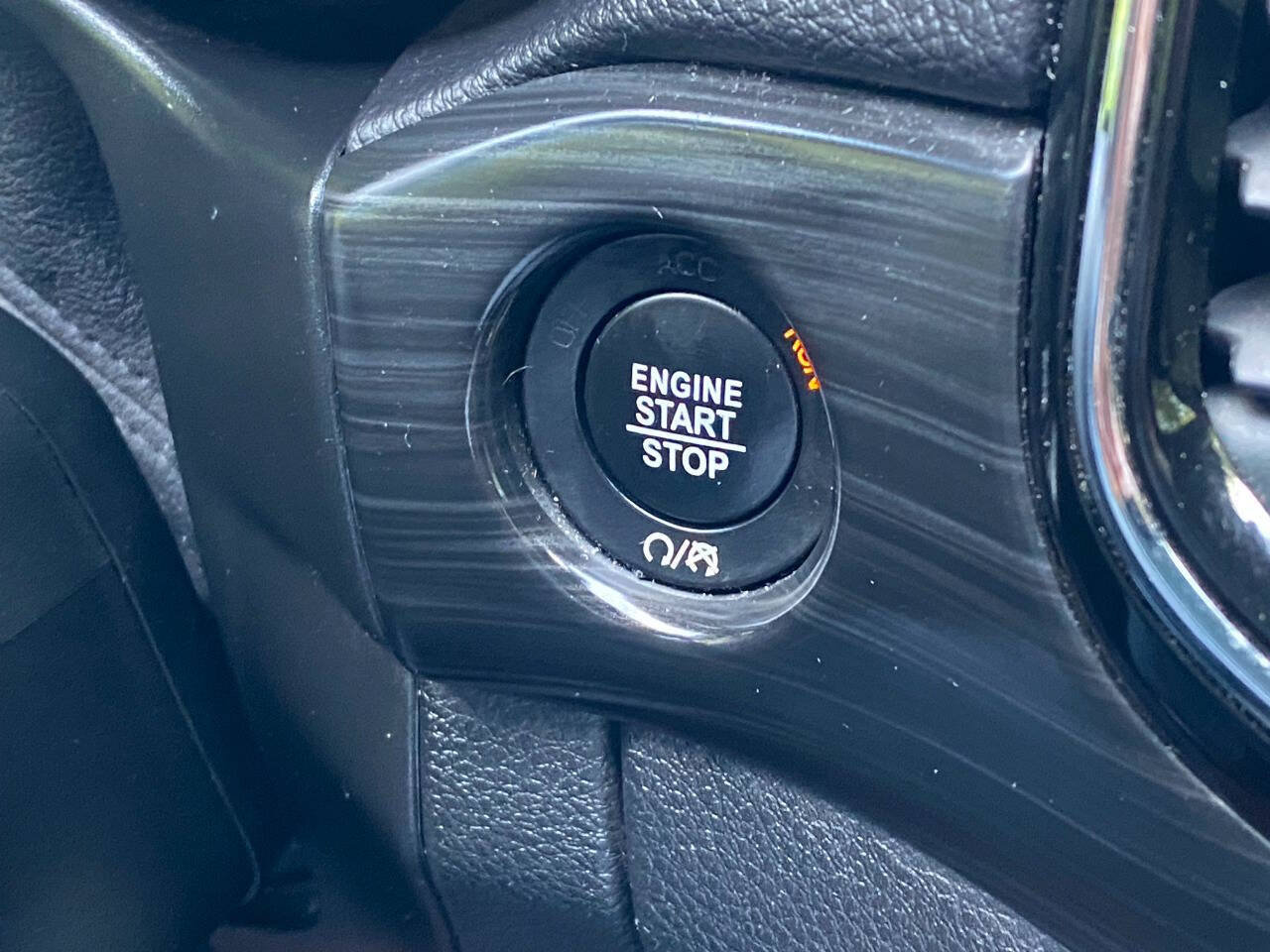 Used 2019 Jeep Grand Cherokee Altitude AWD/4WD image 20