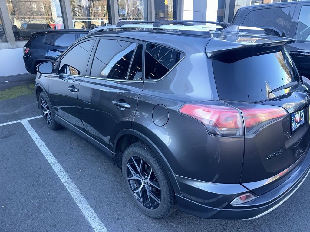 Used 2016 Toyota RAV4 SE image 5