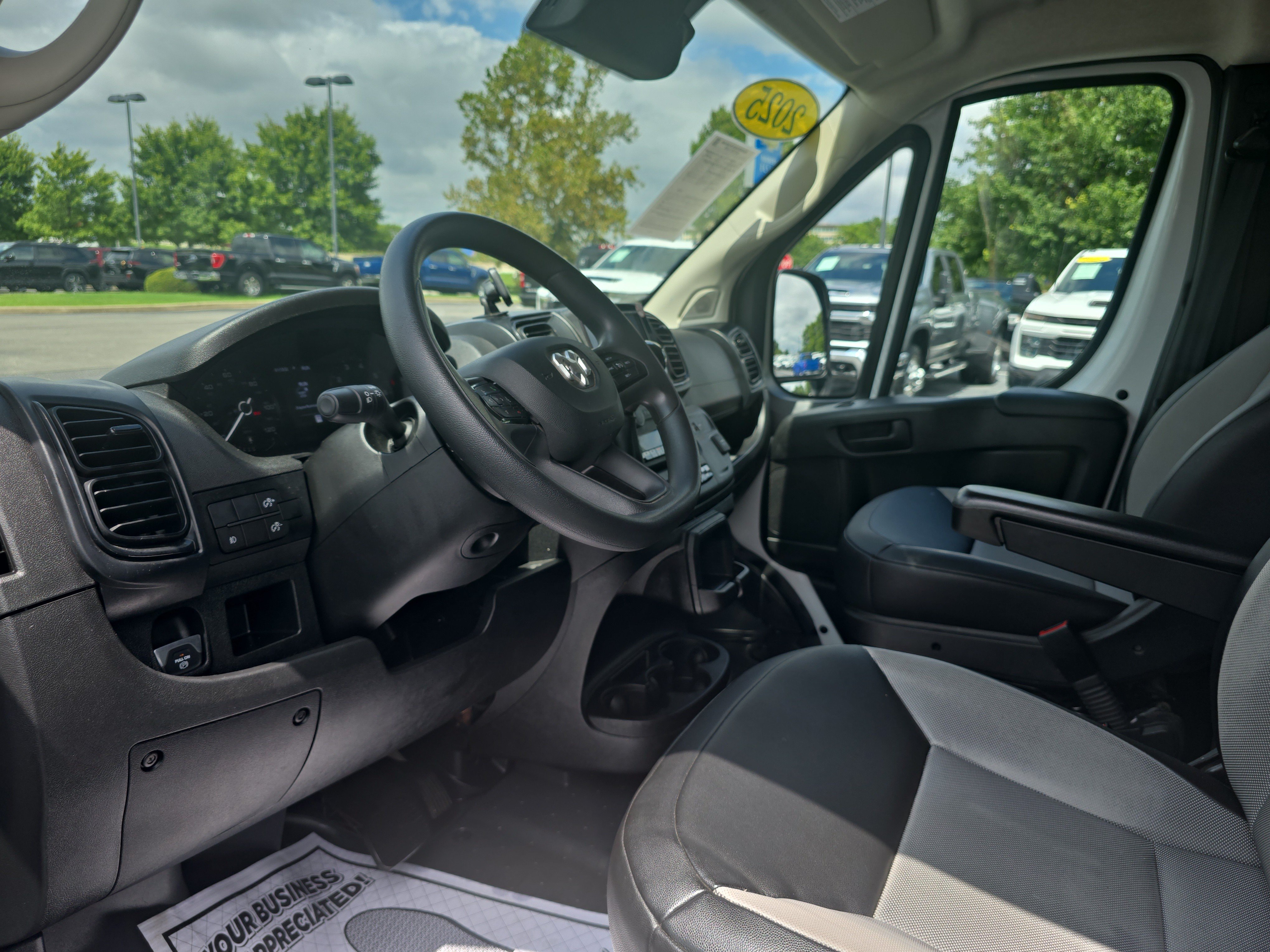 Used 2025 RAM ProMaster 2500 w/ Convenience Group FWD image 15