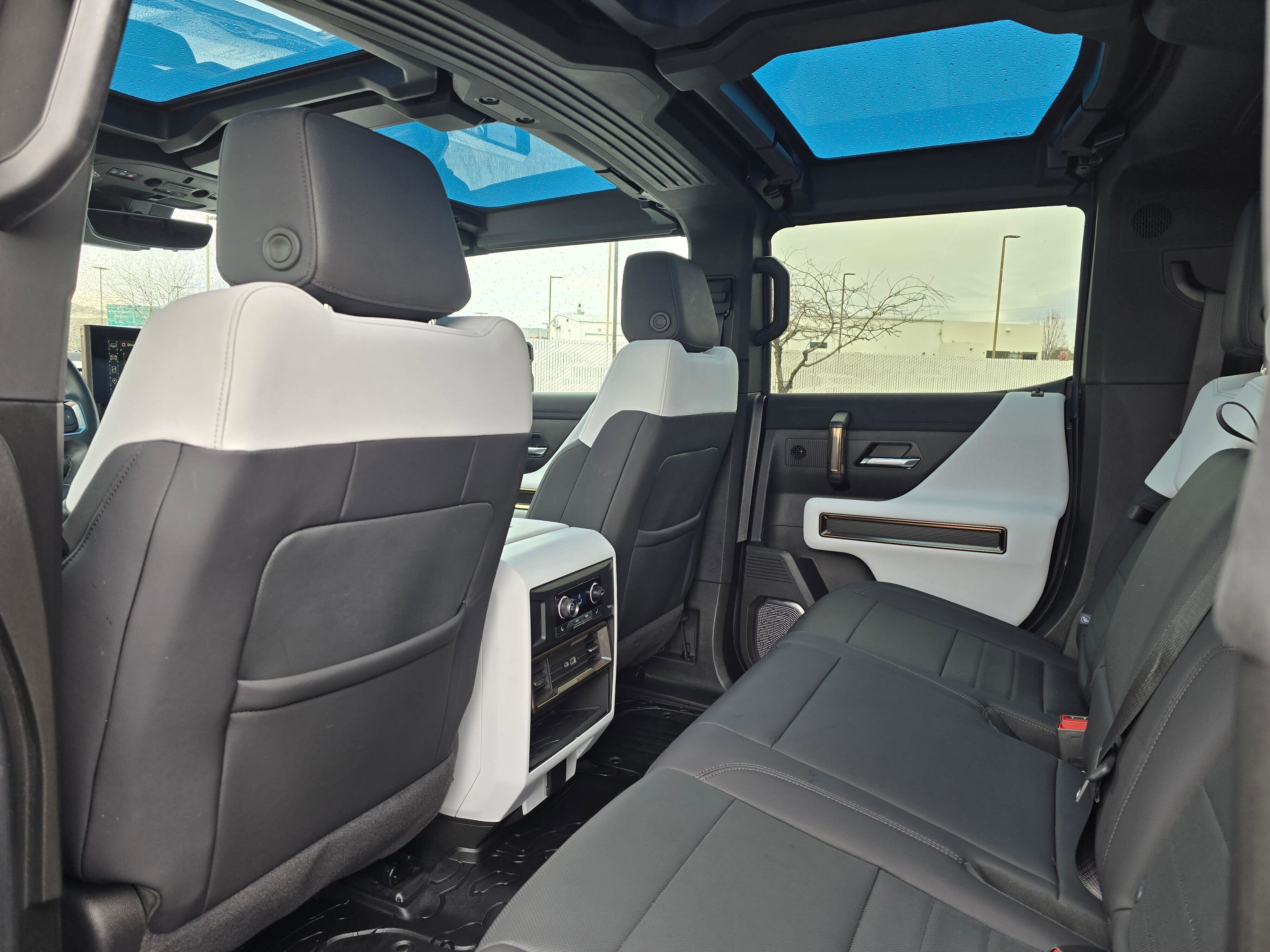 Used 2024 GMC Hummer EV 2X w/ Extreme Off-Road Package image 11