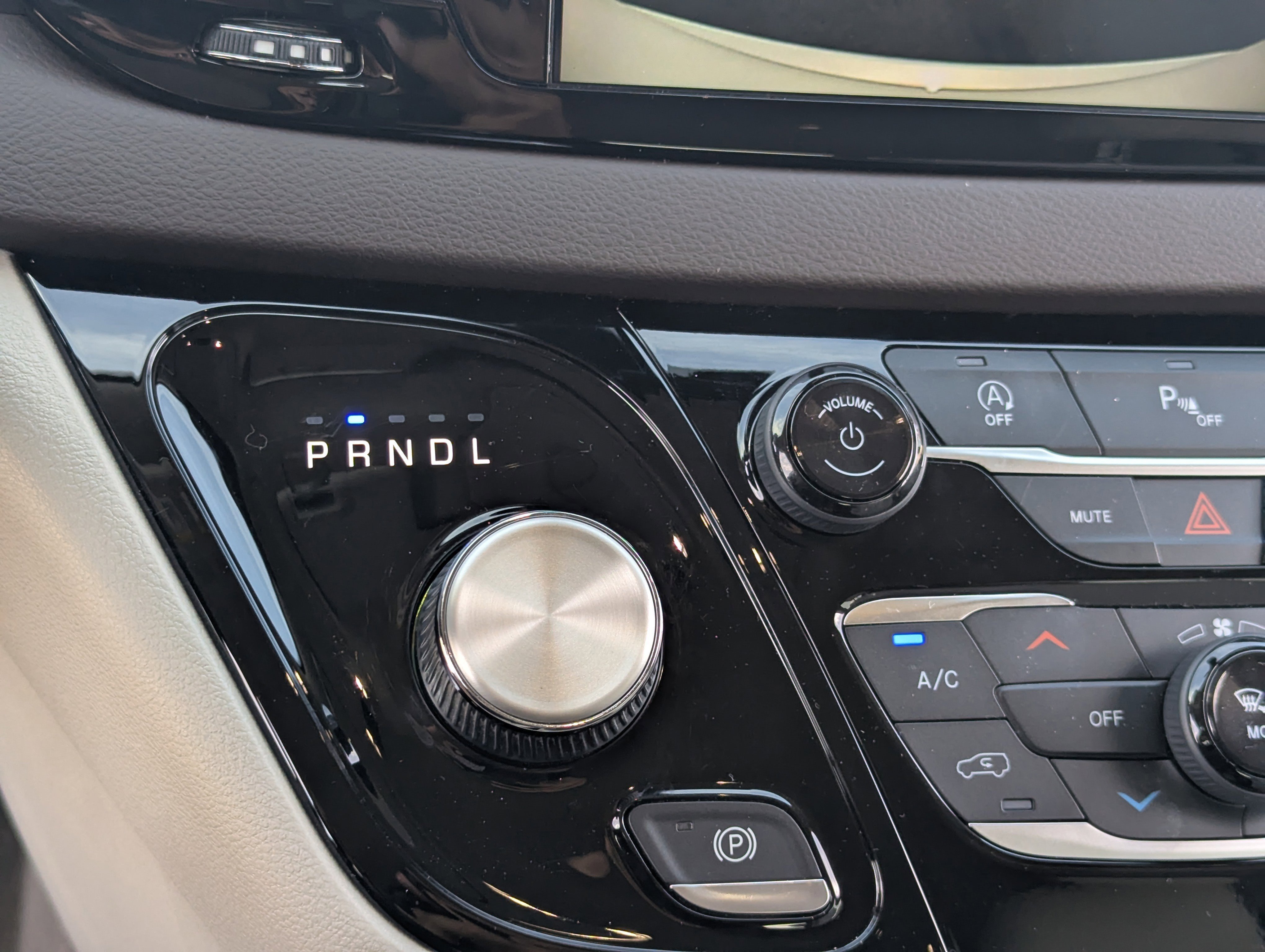 Used 2020 Chrysler Pacifica Touring-L Plus image 24