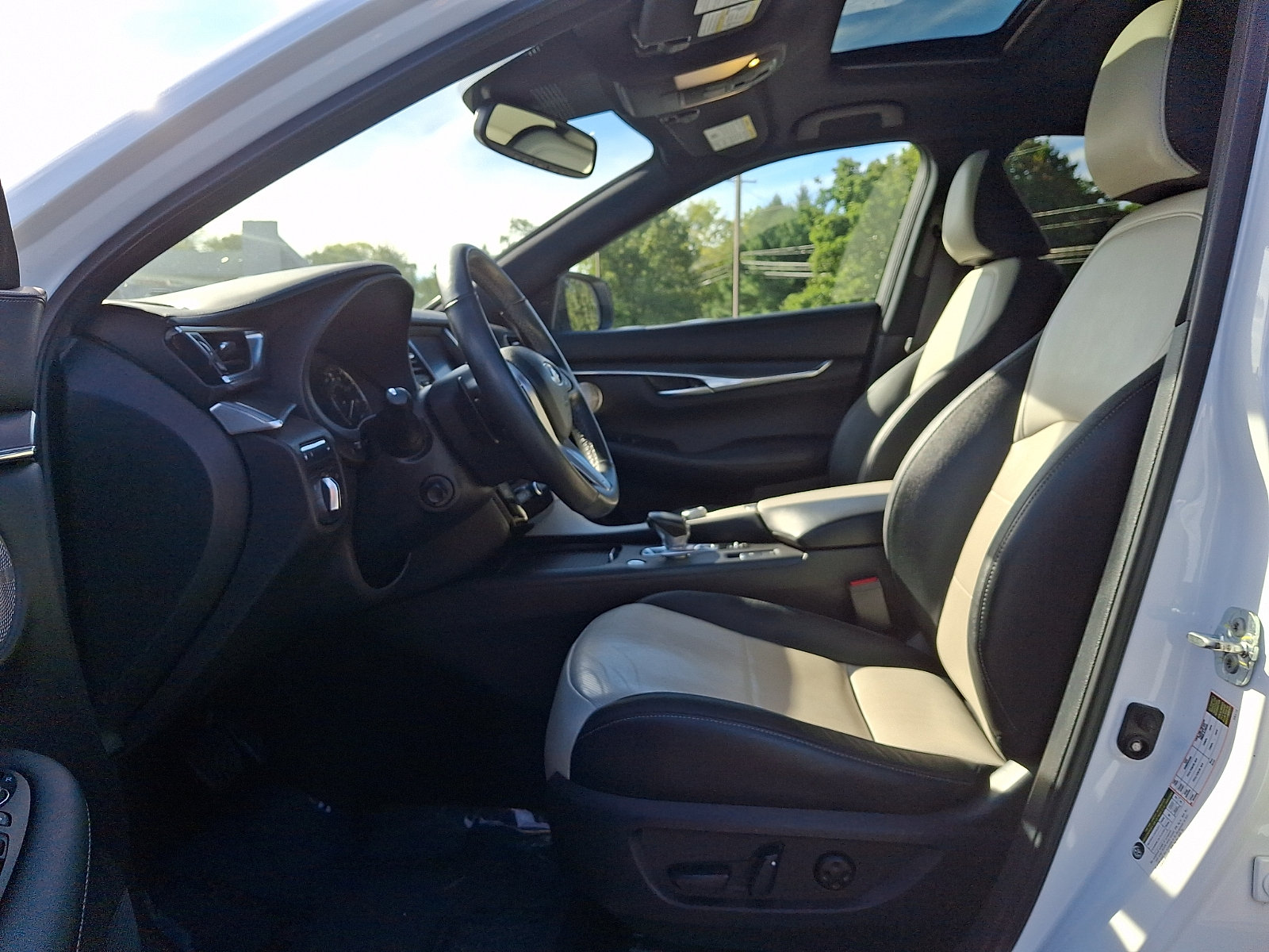 Used 2023 INFINITI QX55 Essential AWD/4WD image 13