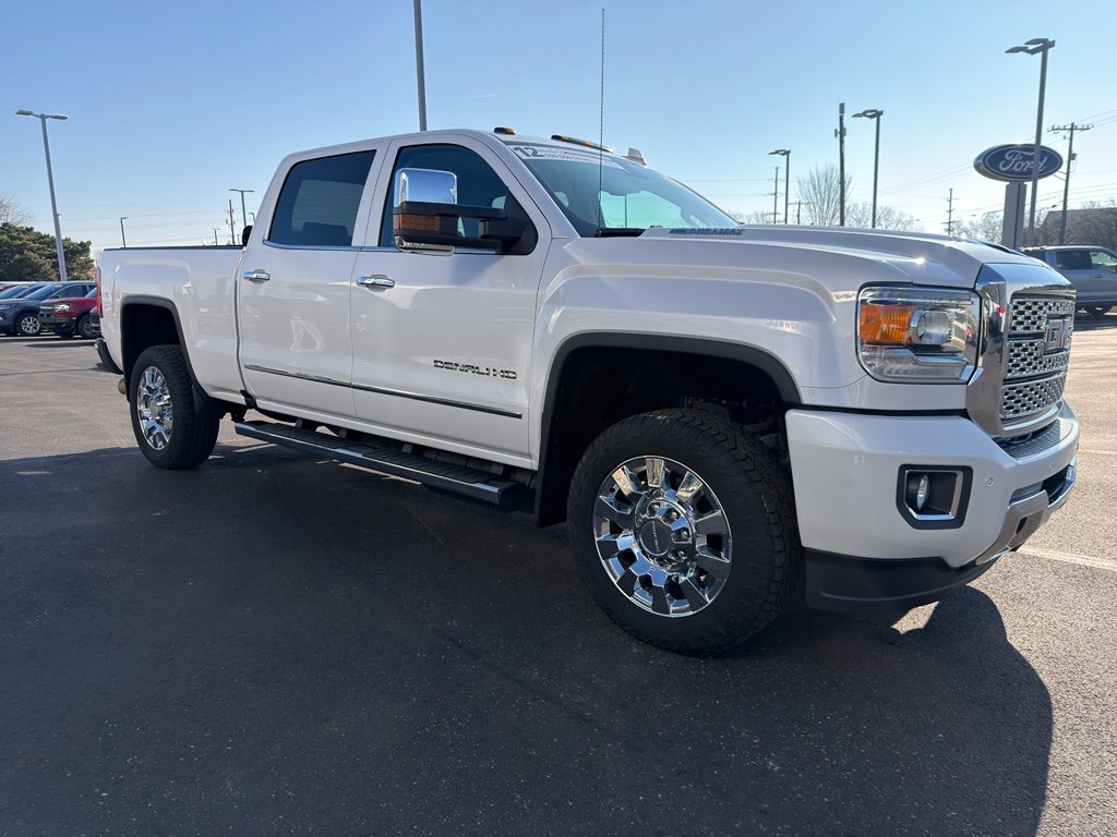 Used 2019 GMC Sierra 2500 Denali w/ Duramax Plus Package image 4
