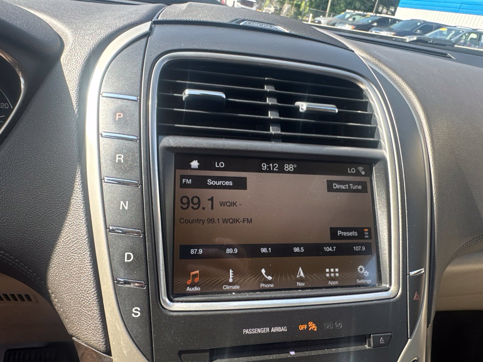 Used 2018 Lincoln MKX Reserve w/ Lincoln MKX Climate Package FWD image 22