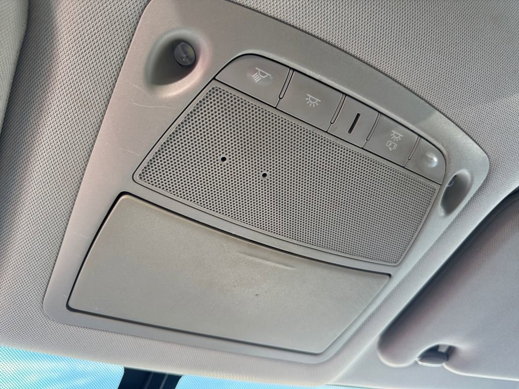 Used 2020 Nissan Pathfinder SV image 21