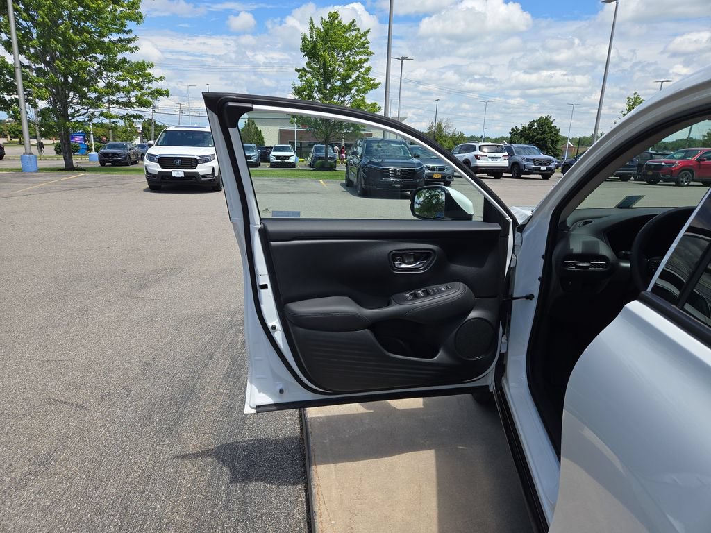 Used 2024 Honda HR-V EX-L image 11