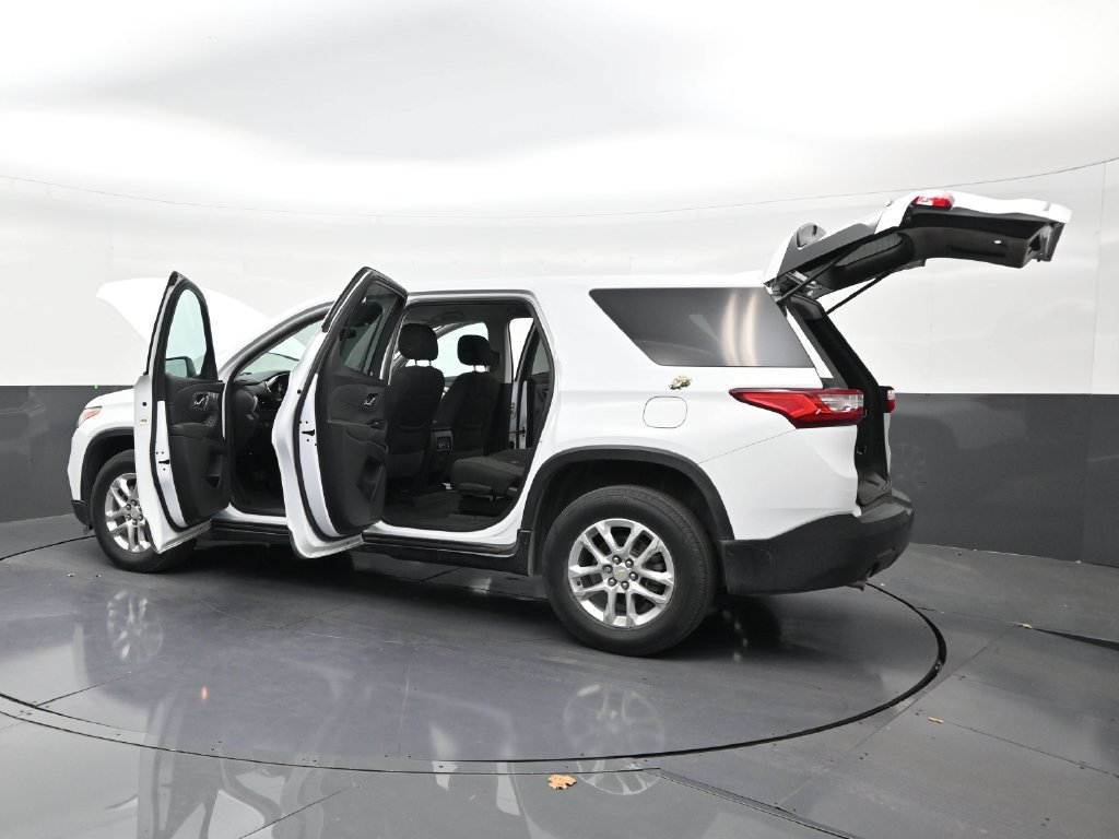 Used 2021 Chevrolet Traverse LS FWD image 28