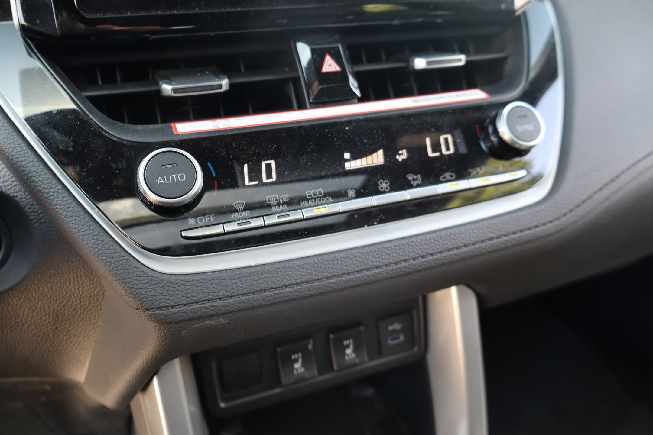 Used 2025 Toyota Corolla Cross AWD Hybrid w/ Convenience Package image 21
