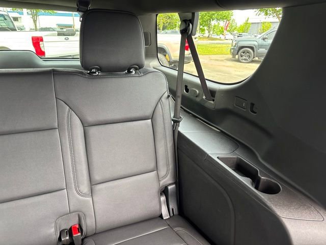 Used 2025 Chevrolet Suburban Z71 AWD/4WD image 40
