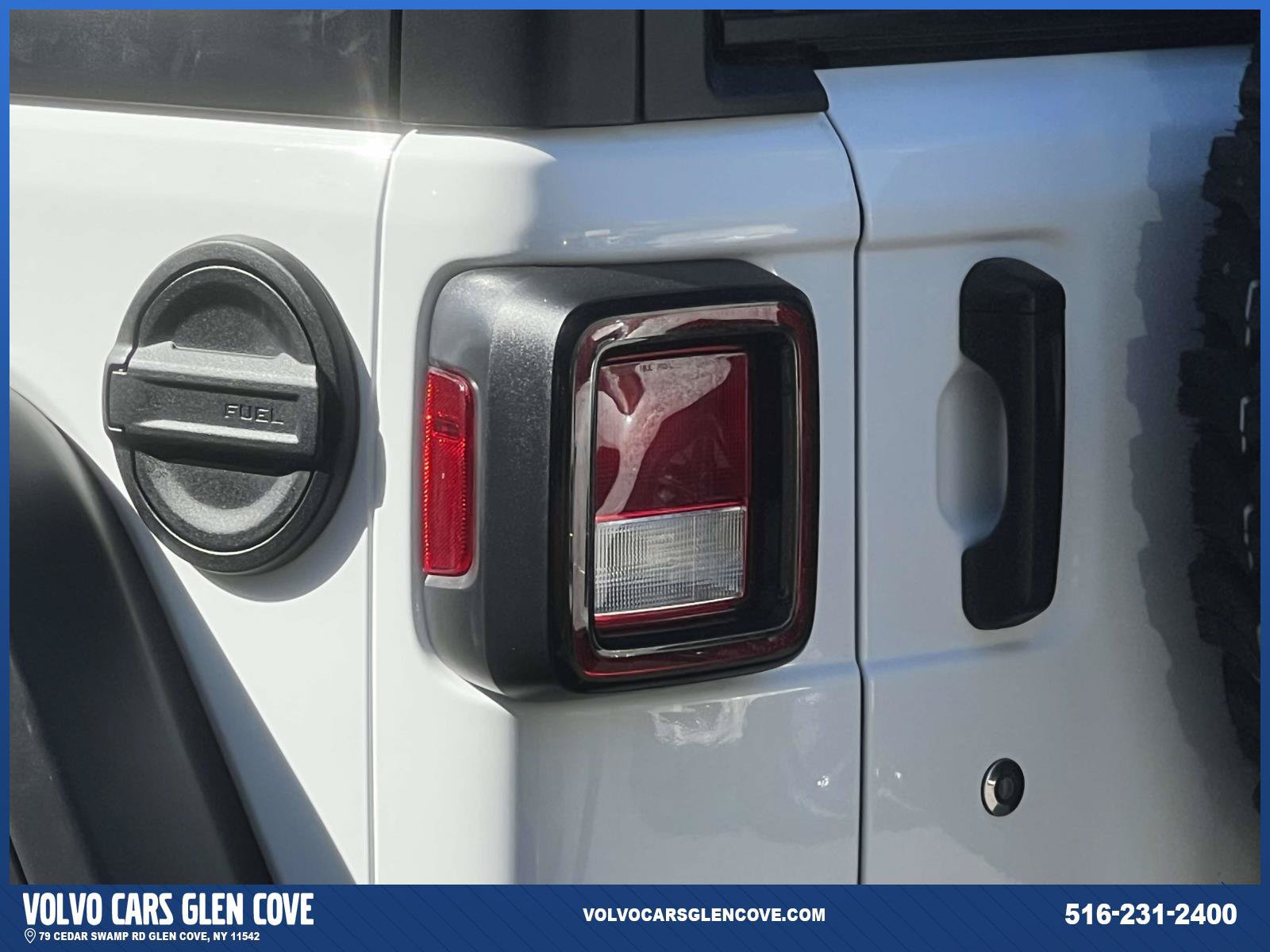 Used 2020 Jeep Wrangler Unlimited Rubicon w/ Dual Top Group AWD/4WD image 9