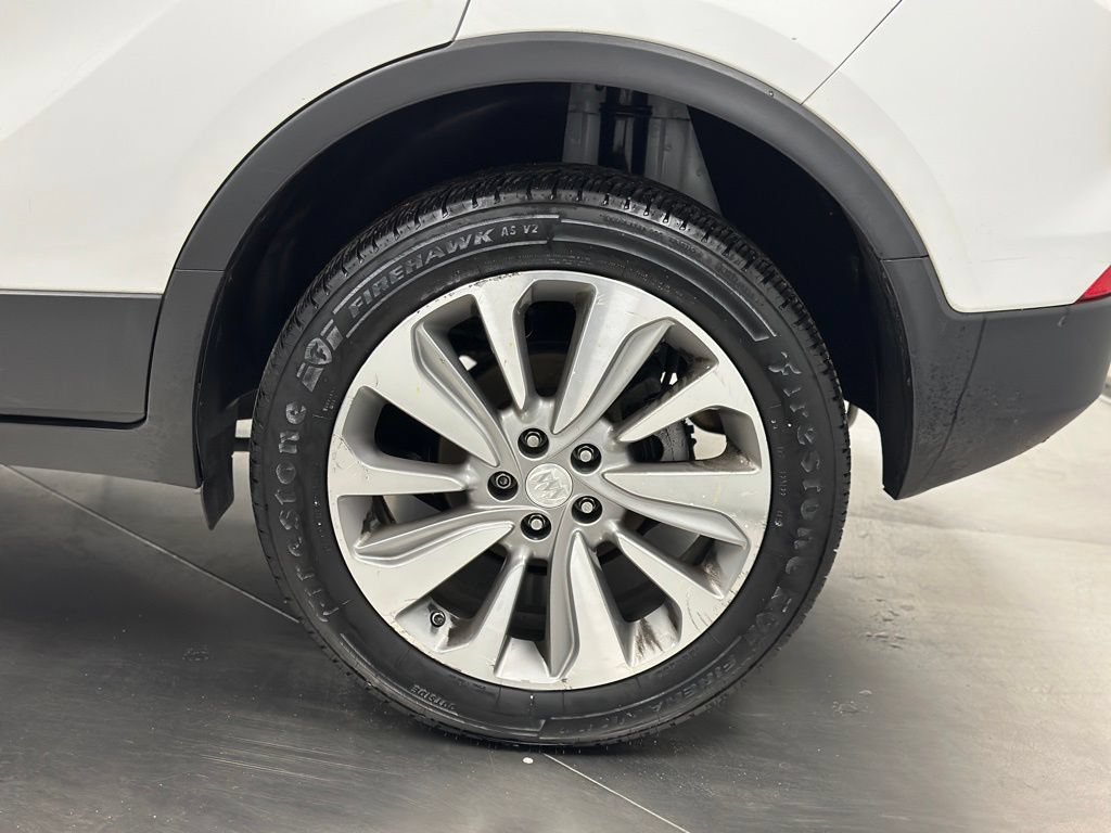 Used 2020 Buick Encore Preferred AWD/4WD image 23