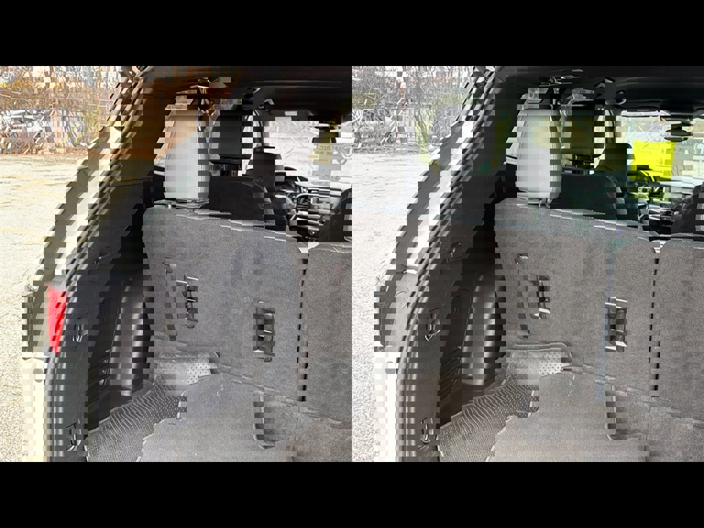 Used 2023 Buick Enclave Essence FWD image 29